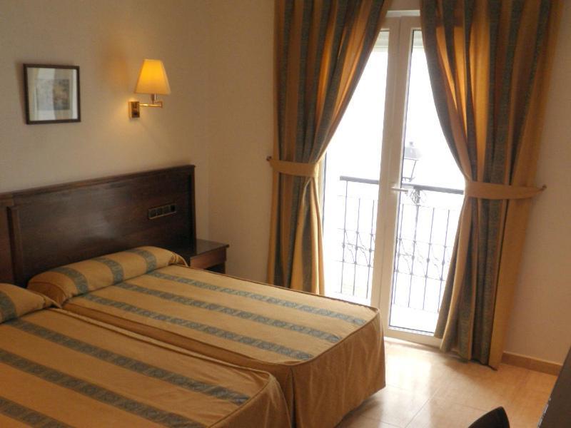Hotel Tio Felipe كاربونيذاس المظهر الخارجي الصورة