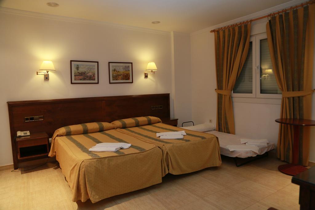 Hotel Tio Felipe كاربونيذاس الغرفة الصورة